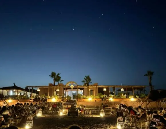 Marrakech: Magical Overnight & Dinner Show in Agafay Desert